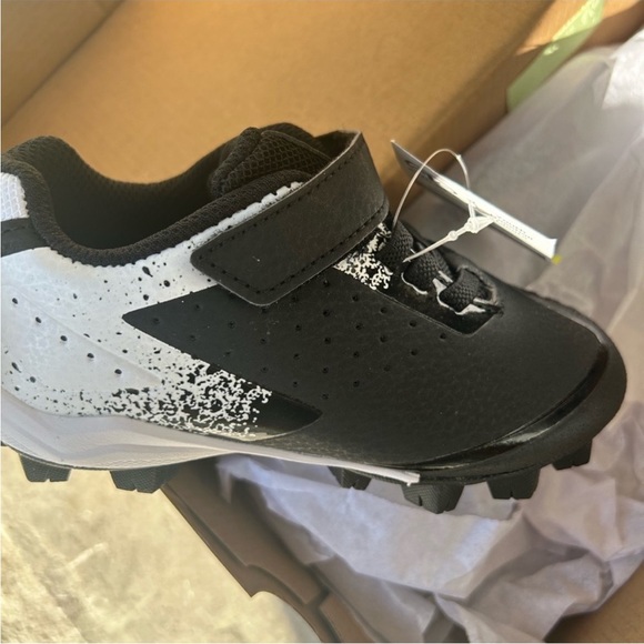 NWT Youth Baseball Cleats multiple sizes (10/12/1/2) - Picture 5 of 6